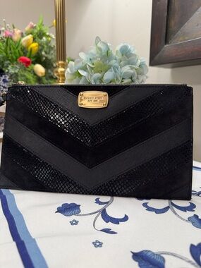 Michael Kors Black Chevron Mixed-Texture Wristlet Clutch